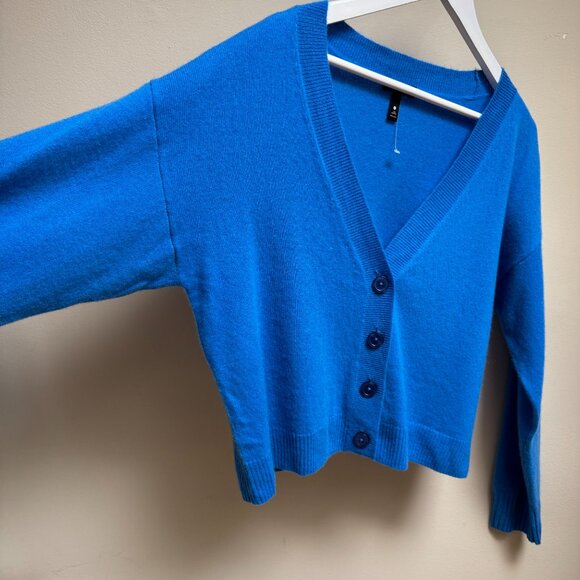AQUA Cashmere V-Neck Cardigan – 100% Cashmere - Picture 4 of 8